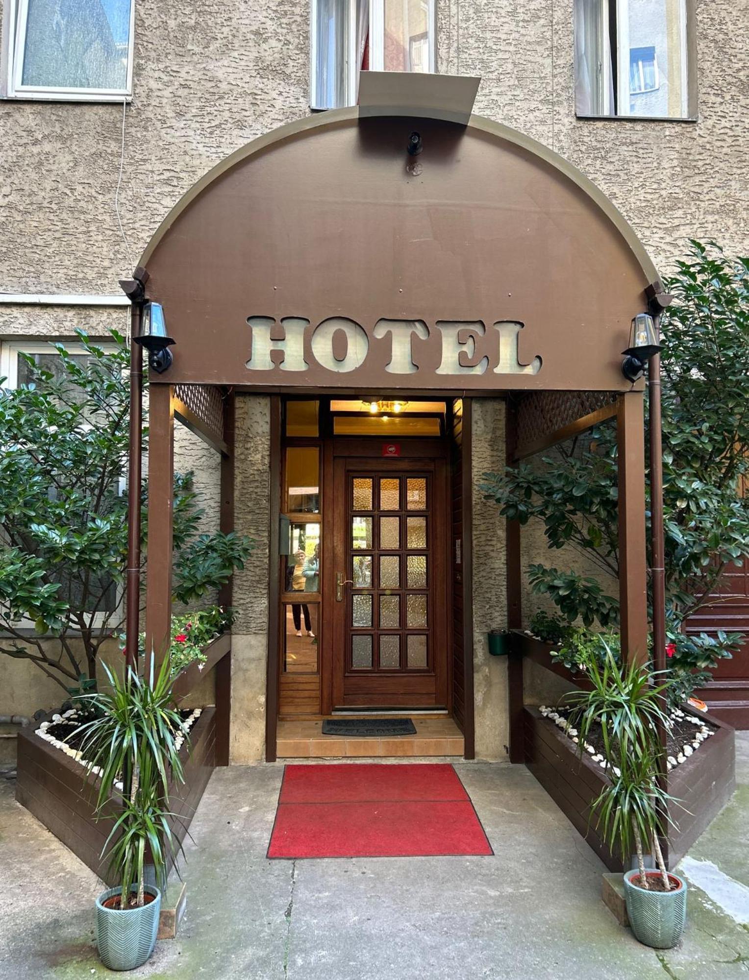 Hotel Adam 2*